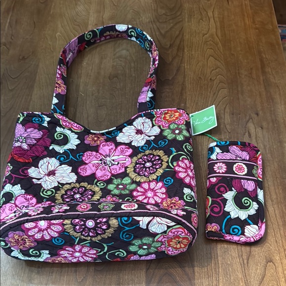 Vera Bradley Handbags - Vera Bradley Pink Floral Tote Bag Set